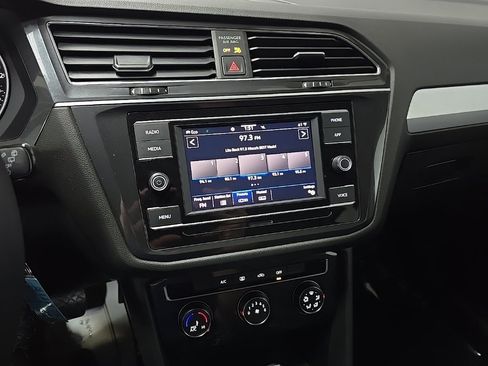 Used 2021 Volkswagen Tiguan S image 24