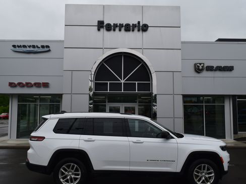 Used 2024 Jeep Grand Cherokee L Laredo AWD/4WD image 1