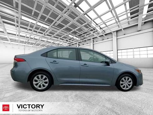 Used 2024 Toyota Corolla LE image 2