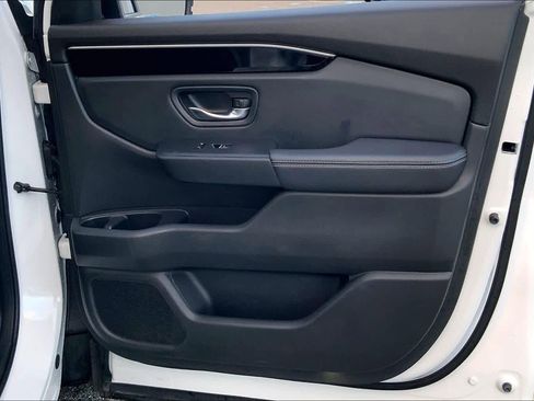 Used 2023 Honda Pilot Touring image 22