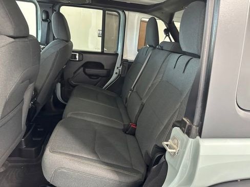 Used 2024 Jeep Wrangler Unlimited AWD/4WD image 5