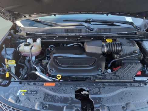 Used 2019 Chrysler Pacifica Limited w/ S Appearance Package image 25