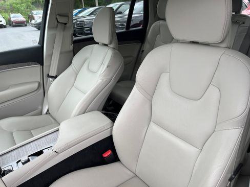 Used 2023 Volvo XC90 B6 Plus AWD/4WD image 9