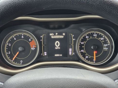 Used 2018 Jeep Cherokee Latitude image 11