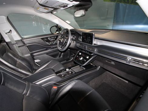 Used 2022 Lincoln Corsair FWD w/ Equipment Group 101A image 21