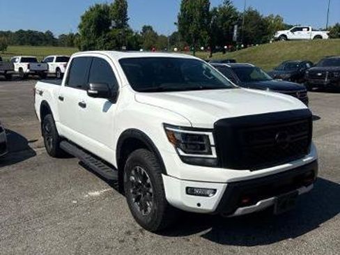 Used 2024 Nissan Titan PRO-4X w/ Pro-4x Convenience Package AWD/4WD image 18