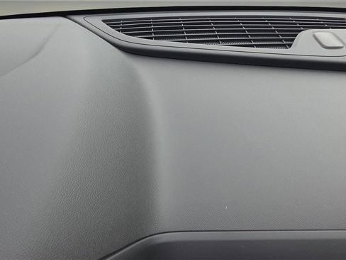 Used 2024 Chevrolet Camaro LT w/ Technology Package image 9