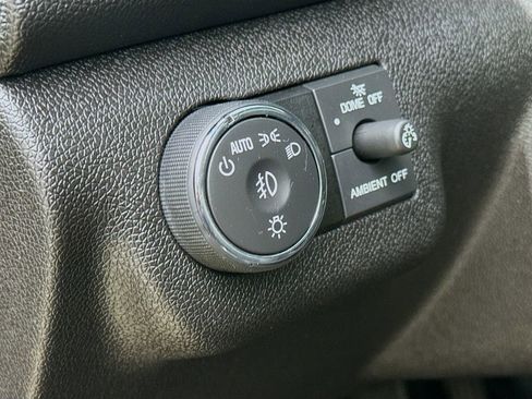 Used 2016 Chevrolet Traverse LT FWD image 12
