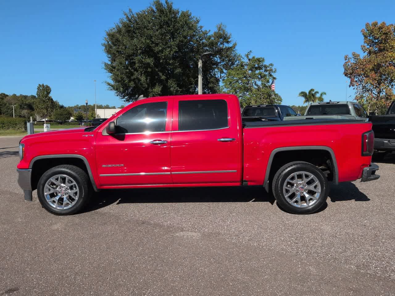 Used 2017 GMC Sierra 1500 SLT w/ SLT Premium Package AWD/4WD image 3