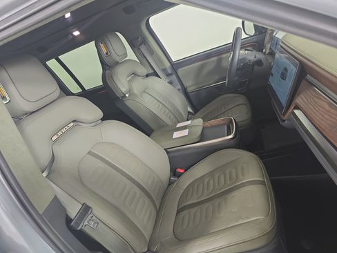 Used 2023 Rivian R1S Adventure AWD/4WD image 24