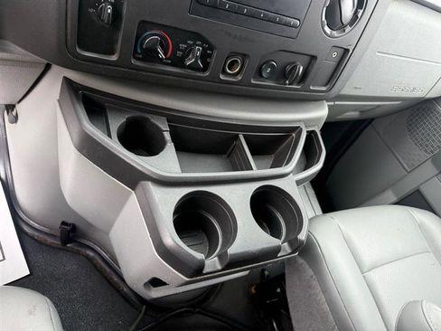 Used 2014 Ford E-250 and Econoline 250 w/ Power Group image 33