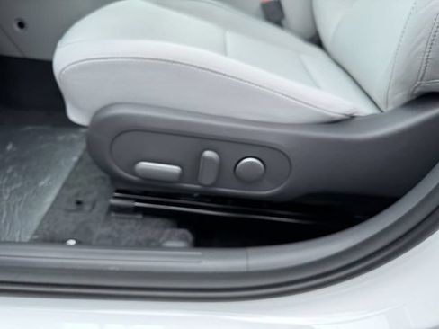 New 2025 Hyundai Kona SEL AWD/4WD image 17
