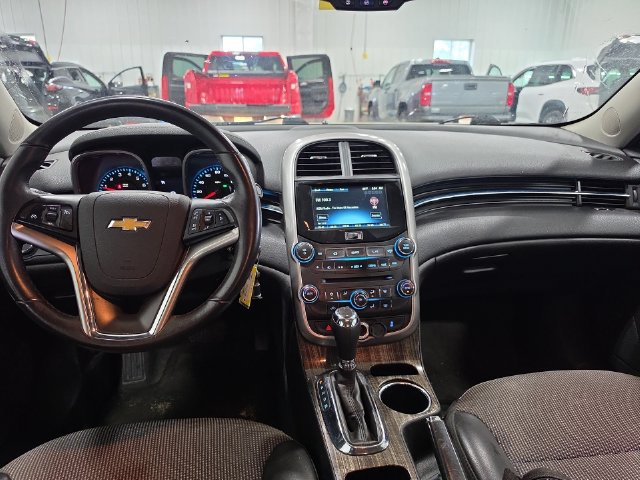 Used 2015 Chevrolet Malibu LT FWD image 4