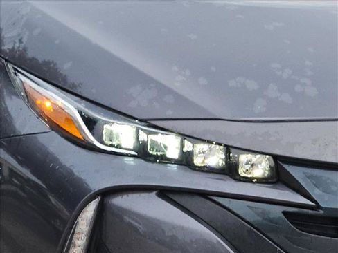Used 2020 Toyota Prius Prime LE FWD image 4