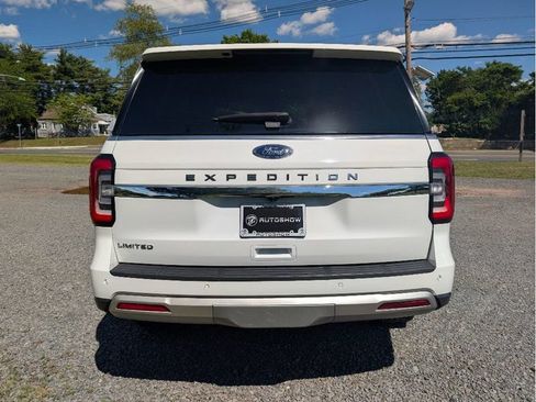 Used 2024 Ford Expedition Limited AWD/4WD image 6