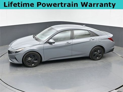 Used 2022 Hyundai Elantra SEL image 33