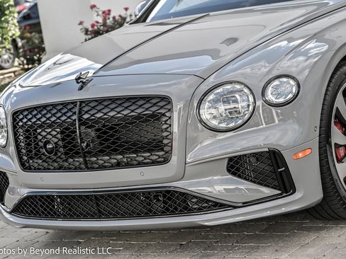 New 2025 Bentley Flying Spur Plug-In Hybrid image 5