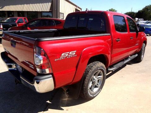 Used 2014 Toyota Tacoma PreRunner w/ SR5 Package image 4