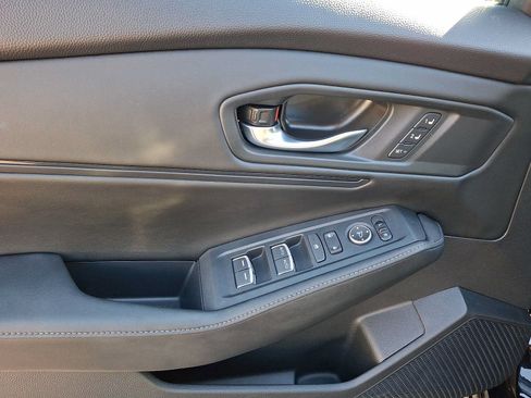 Used 2023 Honda Accord Sport image 12