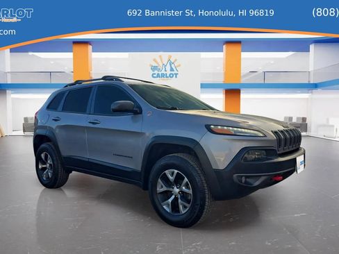 Used 2018 Jeep Cherokee Trailhawk AWD/4WD image 1