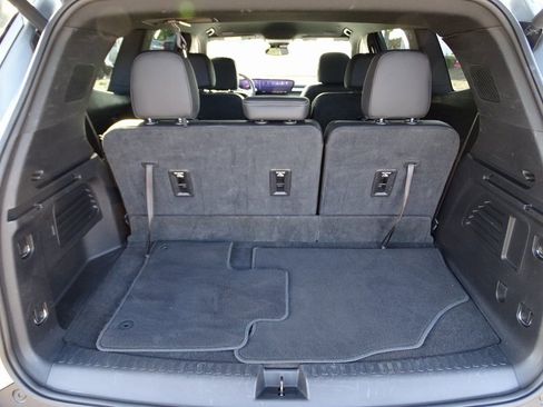 Used 2025 Buick Enclave Preferred image 10