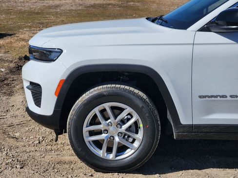 New 2026 Jeep Grand Cherokee Laredo RWD image 6