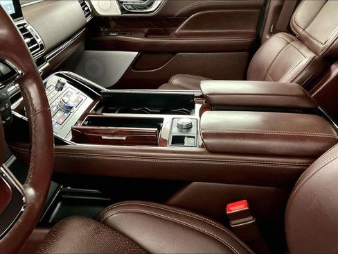 Used 2019 Lincoln Navigator Black Label AWD/4WD image 17