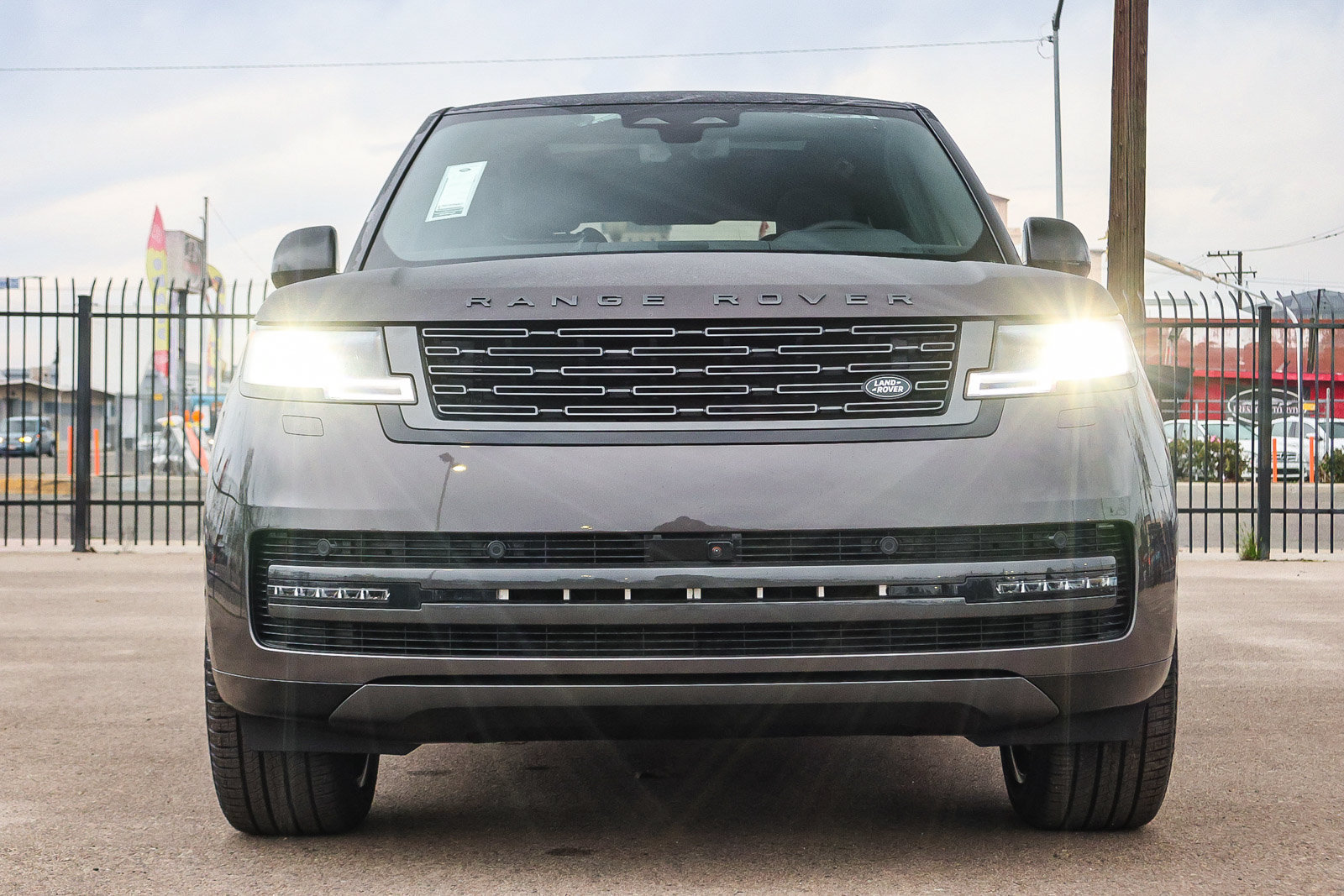 New 2026 Land Rover Range Rover SE AWD/4WD image 2