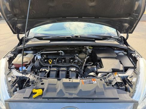Used 2015 Ford Focus SE FWD image 29