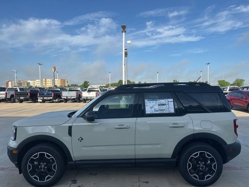 New 2025 Ford Bronco Sport Outer Banks AWD/4WD image 8