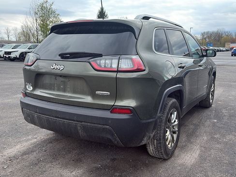 Used 2019 Jeep Cherokee Latitude Plus w/ Cold Weather Group AWD/4WD image 3