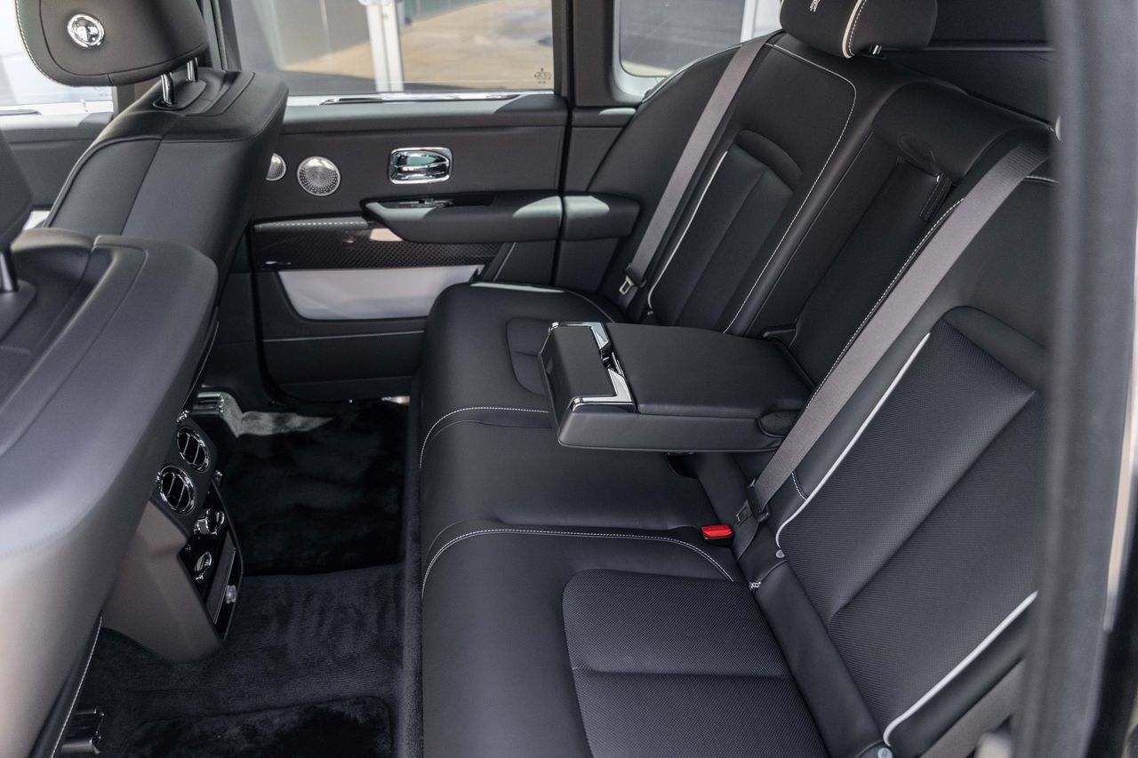 New 2027 Rolls-Royce Cullinan Black Badge AWD/4WD image 43