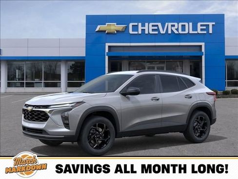 New 2026 Chevrolet Trax LT image 2