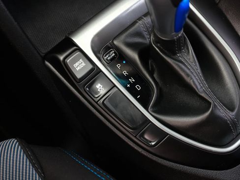 Used 2019 Hyundai Veloster 2.0 FWD image 39