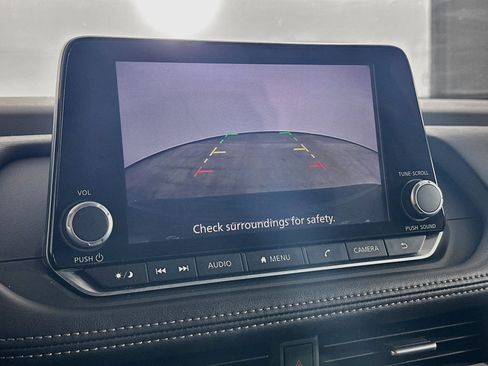 Used 2025 Nissan Rogue SV FWD image 22