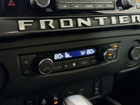 Used 2025 Nissan Frontier SV w/ SV Convenience Package image 15