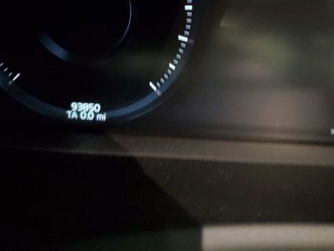 Used 2021 Volvo XC90 T5 Momentum w/ Advanced Package image 1