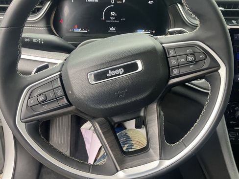 Used 2023 Jeep Grand Cherokee L Limited w/ Black Appearance Package image 24