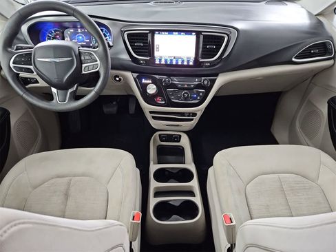 Used 2018 Chrysler Pacifica Touring Plus image 15