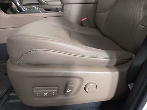 Used 2023 Lexus GX 460 Premium w/ Accessory Package image 32