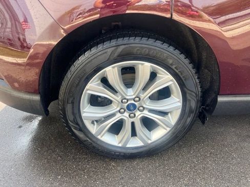 Used 2020 Ford Edge Titanium w/ Equipment Group 301A AWD/4WD image 9