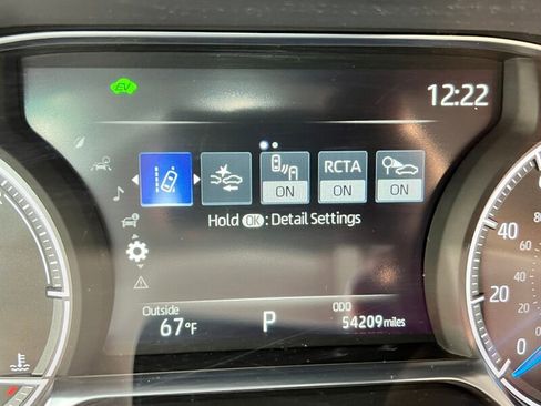 Used 2024 Toyota Venza LE AWD/4WD image 33