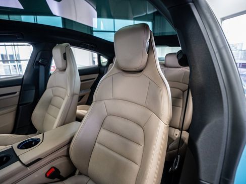 Used 2021 Porsche Taycan image 35