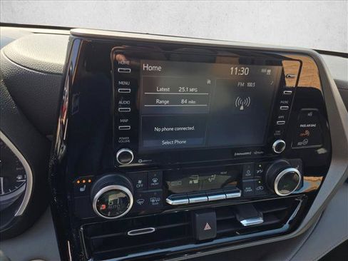 Used 2021 Toyota Highlander XLE FWD image 13