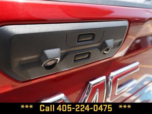 Used 2024 GMC Sierra 2500 AT4 w/ AT4 Preferred Package AWD/4WD image 16