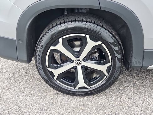 Certified 2026 Volkswagen Tiguan SE AWD/4WD image 9