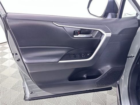 Used 2022 Toyota RAV4 XLE image 23