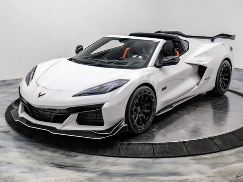Used 2023 Chevrolet Corvette Z06 w/ Z07 Performance Package image 8