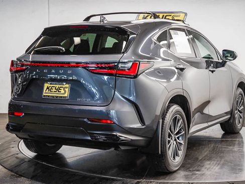 Used 2025 Lexus NX 250 FWD w/ Accessory Package (2T) image 4