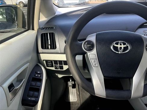 Used 2015 Toyota Prius Two FWD image 11